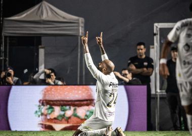 Santos faz jogo pacato arranca vitória e se classifica para as oitavas