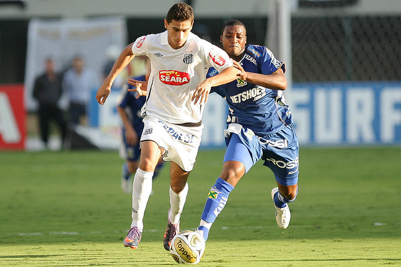 Relembre jogadores revelados pelo Santos e que deixaram o clube 'de graça'  - Lance!