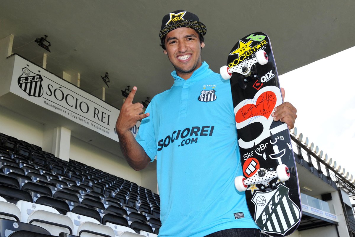 Kelvin Hoefler, do skate, garante a 1ª medalha do Brasil nos Jogos