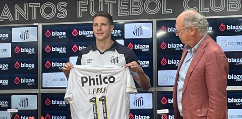 JULIO FURCH AGRADECE RECEPÇÃO E COMENTA TITULARIDADE CONTRA O FLAMENGO 